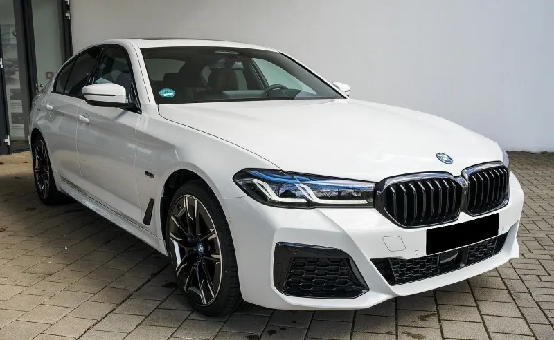 BMW 530 e xDrive M-Sport =Exclusive= Individual Гаранция Image 1