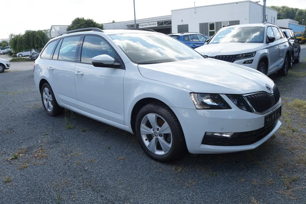 Skoda Octavia COMBI 1.4 TSI AMBITION*NAVI*PDC* Image 3